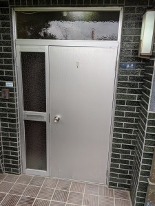 奈良県五條市野原中一戸建ての玄関ドア交換工事